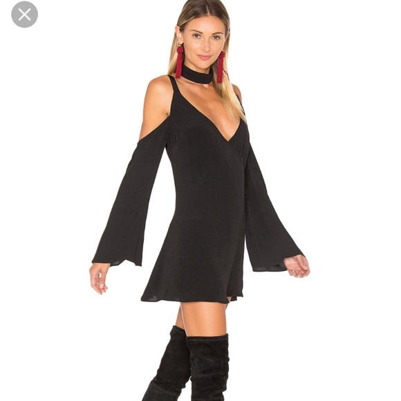 Lovers + Friends Dresses & Skirts - NWT lovers + friends cold shoulder mini floral